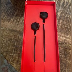 New never used Peloton urban earbuds earphones